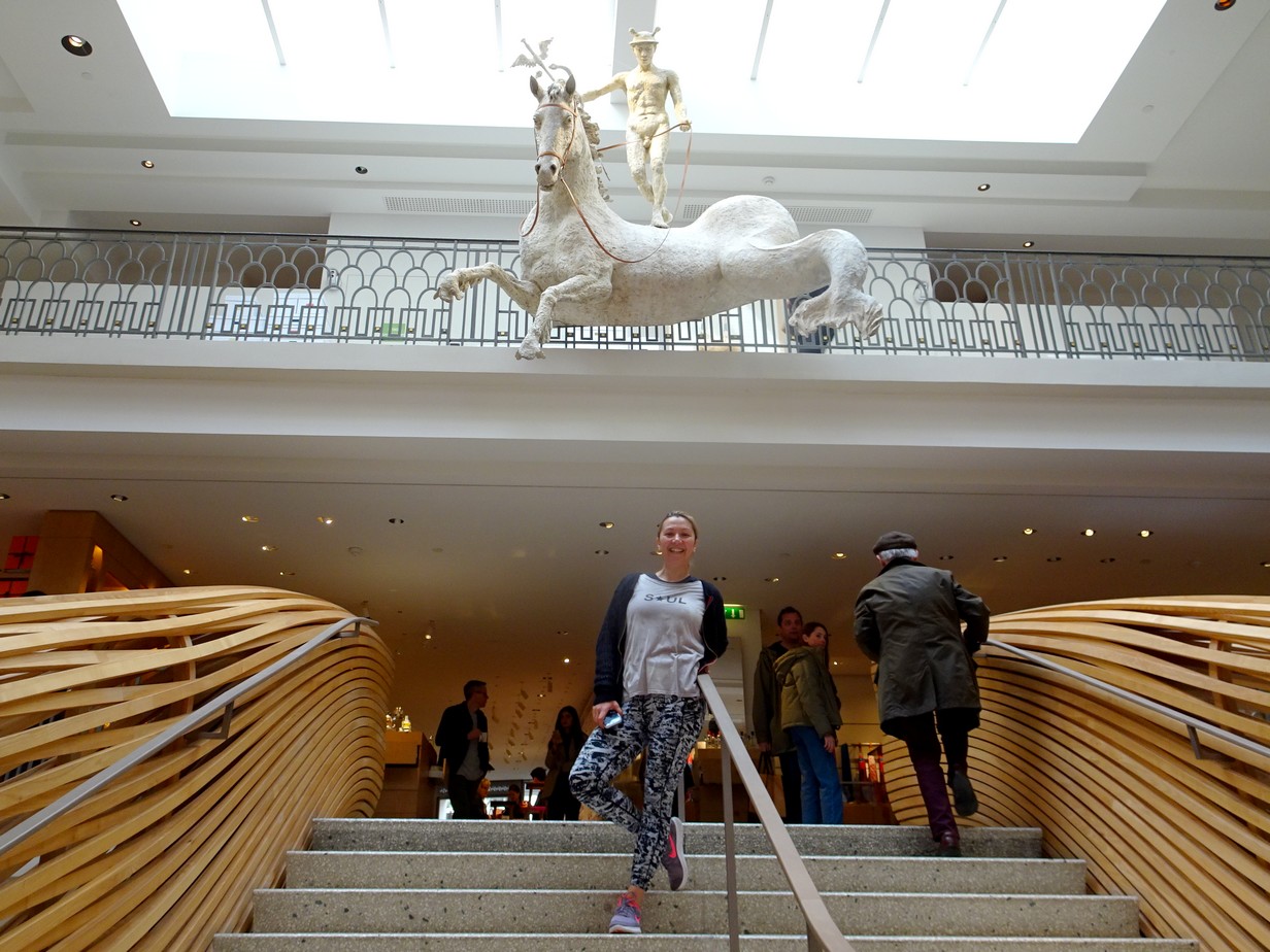 A Parisian adventure under the sign of the God with winged sandals!