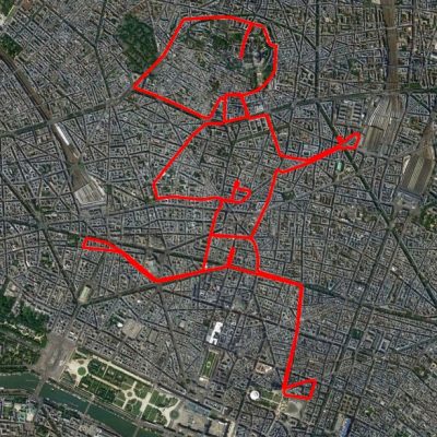 Follow this running Lady in Paris!